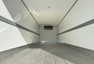 HINO 700 (18т) 4×2 РЕФРИЖЕРАТОР ХОУ THERMO KING T-1080